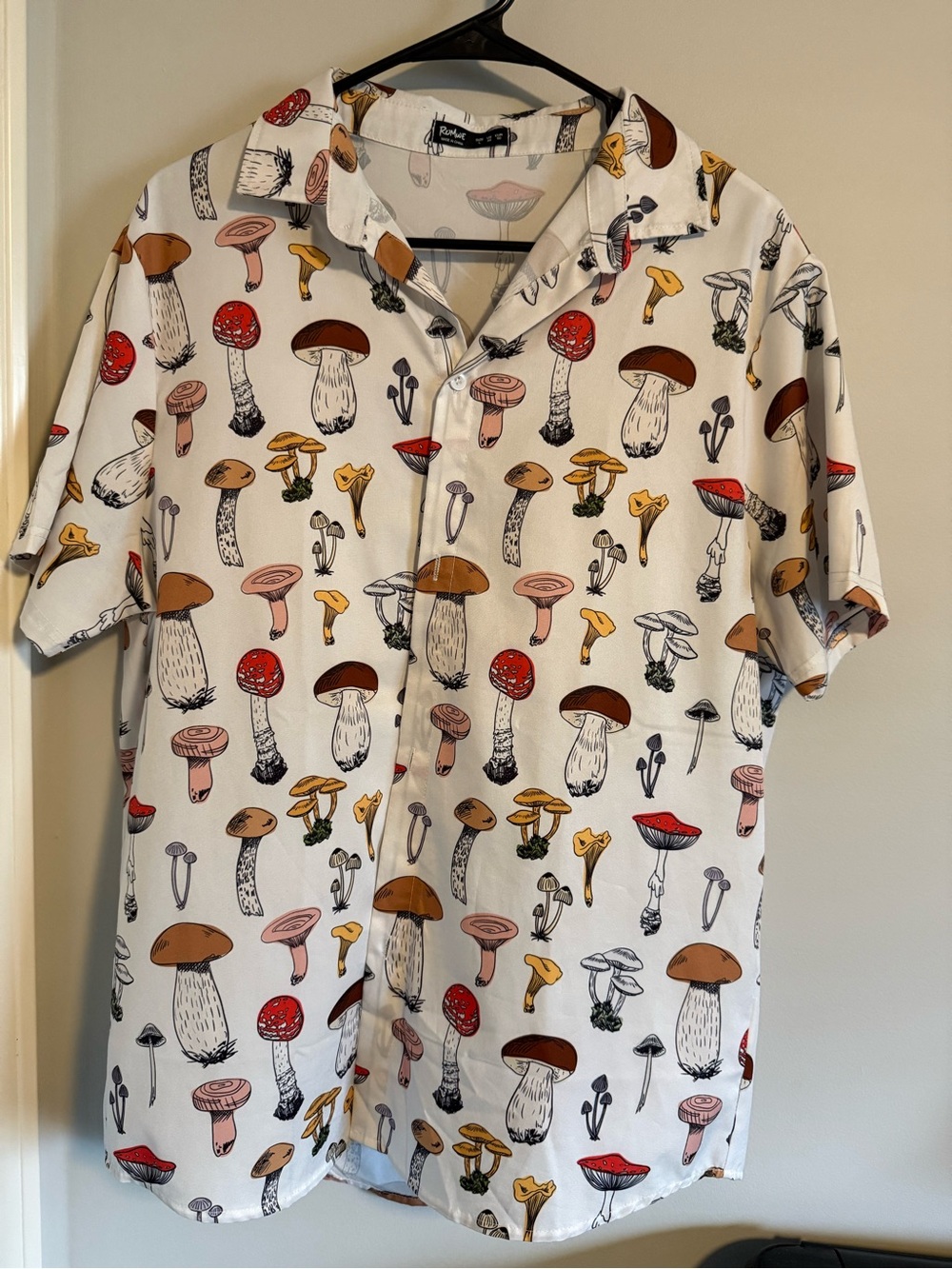 ROMWE White Mushroom-Print unisex Top with Red, Brown, Yellow Accent